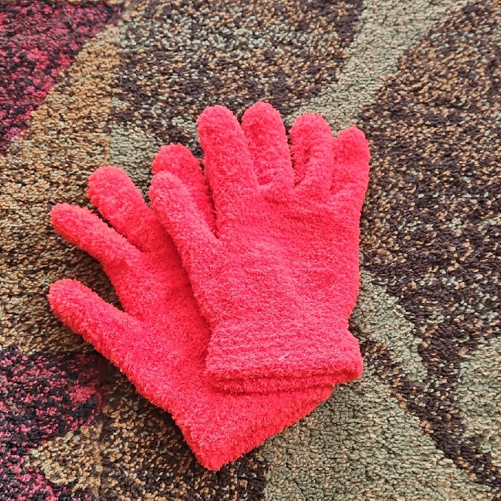 Women's,  super soft red gloves, NWOT